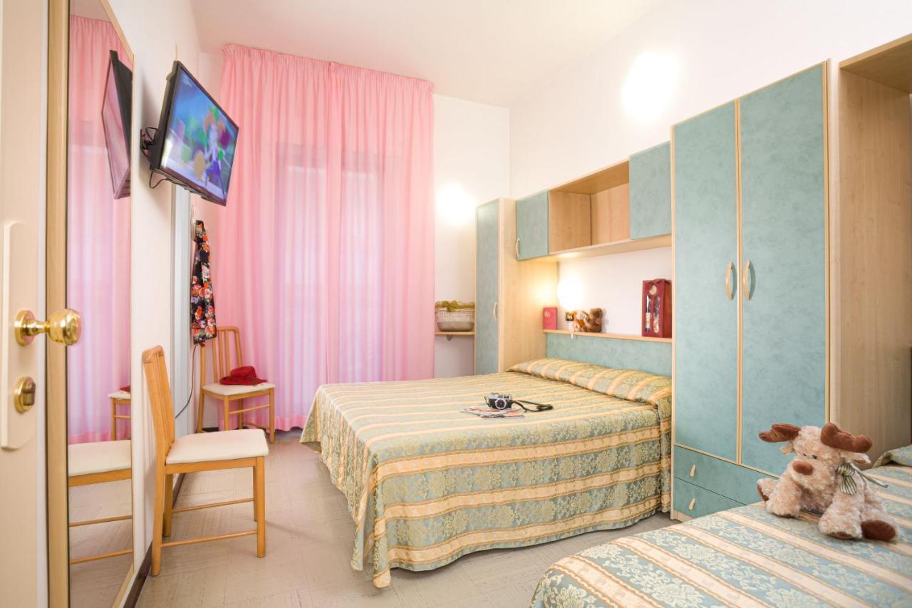 Hotel Pineta Беллария-Иджеа-Марина Экстерьер фото