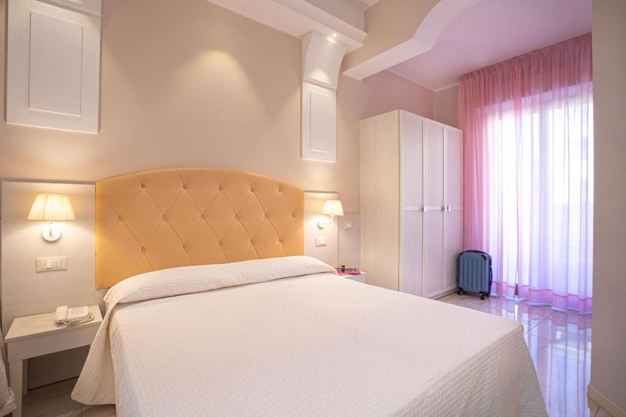 Hotel Pineta Беллария-Иджеа-Марина Экстерьер фото