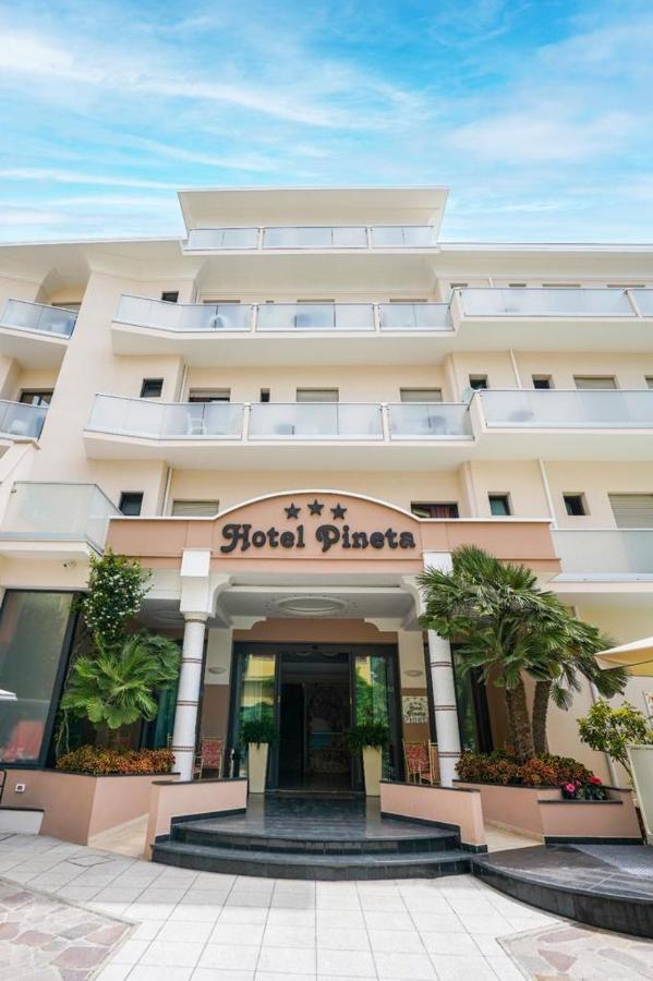 Hotel Pineta Беллария-Иджеа-Марина Экстерьер фото