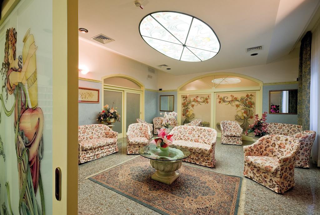 Hotel Pineta Беллария-Иджеа-Марина Экстерьер фото