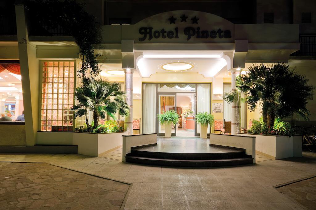 Hotel Pineta Беллария-Иджеа-Марина Экстерьер фото