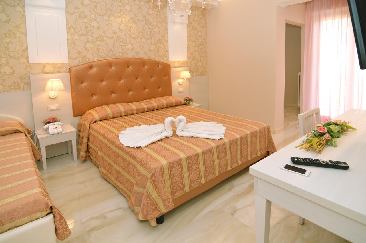 Hotel Pineta Беллария-Иджеа-Марина Экстерьер фото